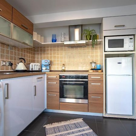 Pass The Keys Art Deco Inspired Apartment With Roof Top Views Shrewsbury Exterior photo